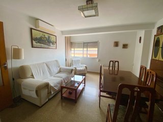 Sofá de 175 cm, color beige muy cómodo, como nuevo