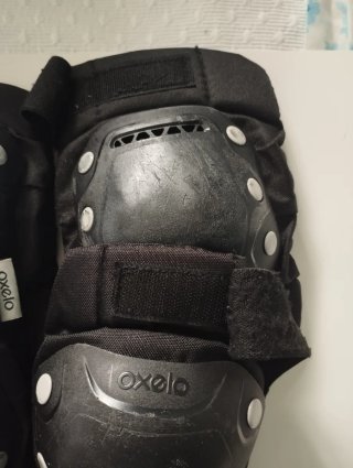 Patines Oxelo FIT 5 con casco y protecciones.