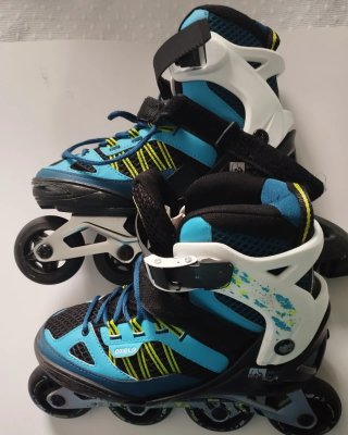 Patines Oxelo FIT 5 con casco y protecciones.