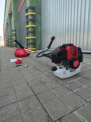 Desbrozadora gasolina con accesorios