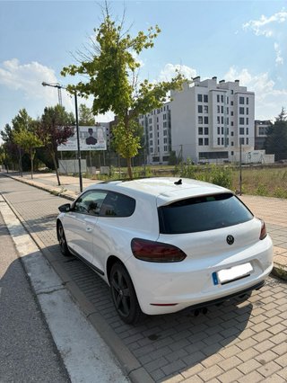 Volkswagen Scirocco 2.0 tsi DSG