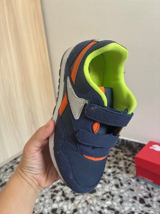 Lote Sandalias y Bambas Talla 32-33 niño 6y7