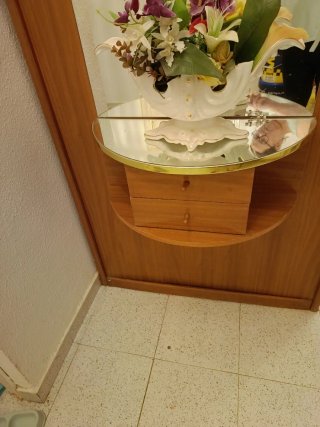 Mueble recibidor con espejo