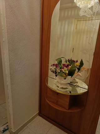Mueble recibidor con espejo