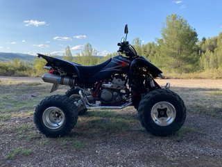 Suzuki LTZ 400 Black Edition