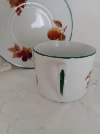 Taza y platillo de porcelana inglesa