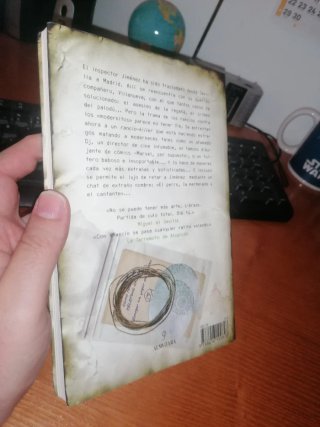 EL MISTERIO DEL PERRO, LA MERMELADA Y EL CANTANTE