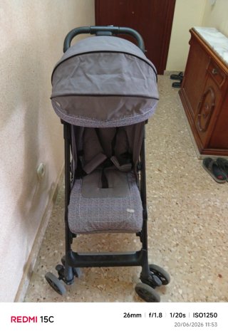 Carro de bebé plegable gris