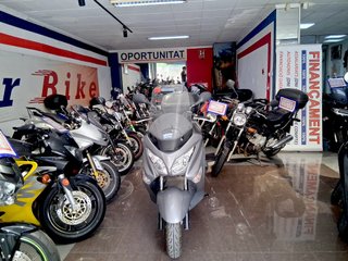 Suzuki Burgman 125 - Maxi Scooter Automática