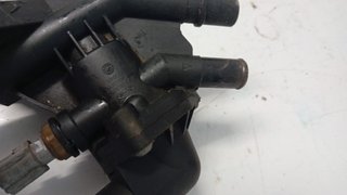 CAJA DE TERMOSTATO FORD FOCUS III SEDAN 1.0
