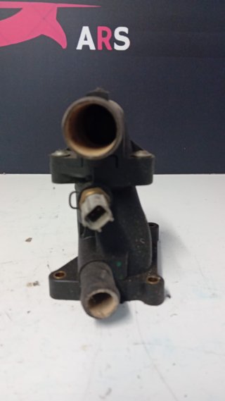 CAJA DE TERMOSTATO FORD FOCUS III SEDAN 1.0
