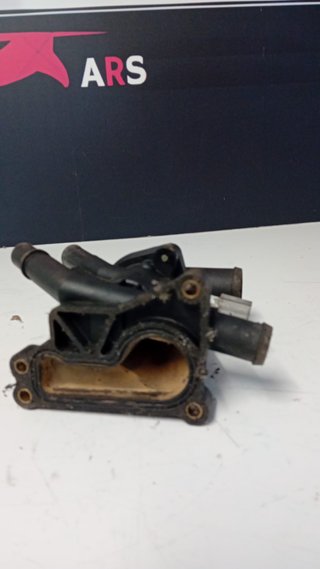 CAJA DE TERMOSTATO FORD FOCUS III SEDAN 1.0