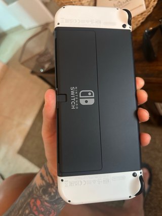 Nintendo Switch OLED Blanca mira las fotos ysabras
