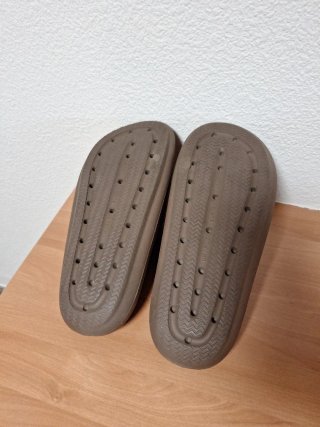Chanclas marrones talla 41