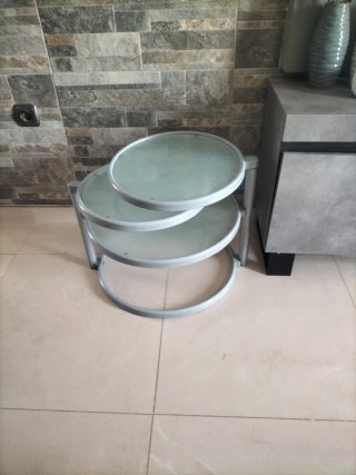 Mesa auxiliar cristal y metal