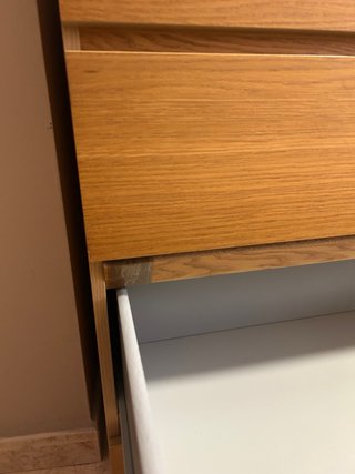 Cómoda de madera con 4 cajones