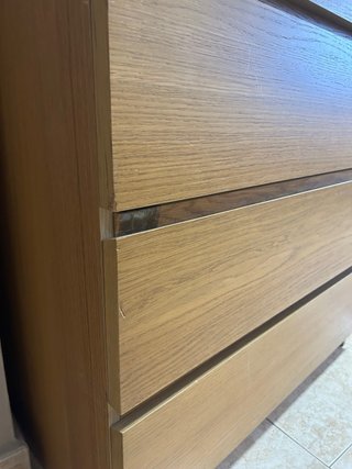 Cómoda de madera con 4 cajones