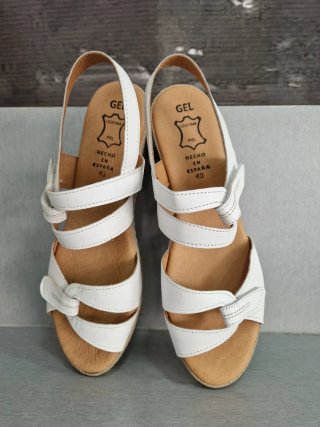 Sandalias cuña piel talla 38-40 nuevas