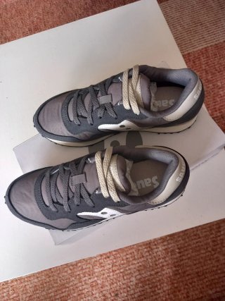 Saucony Dxn Trainer Gris y Beige