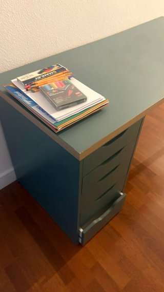Escritorio Teal y Blanco