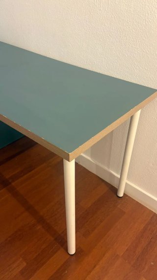 Escritorio Teal y Blanco
