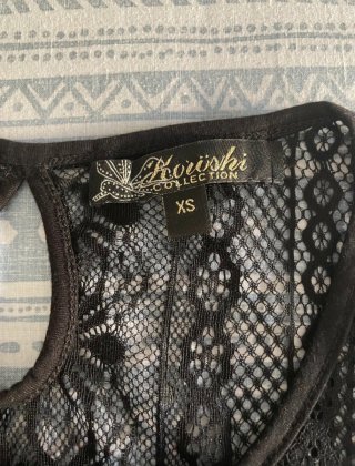 Camiseta Koroshi lentejuelas bordado floral XS