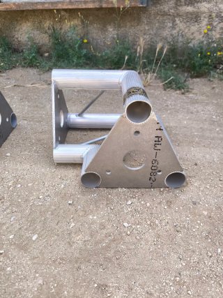 Truss Triángulo 90° Aluminio bjr