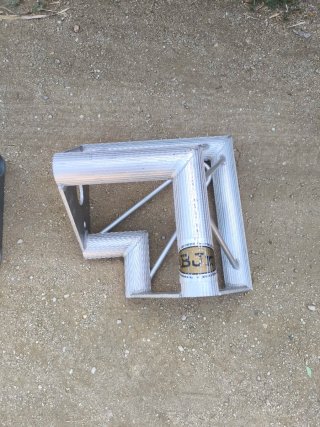 Truss Triángulo 90° Aluminio bjr