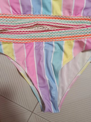 Costume intero arcobaleno