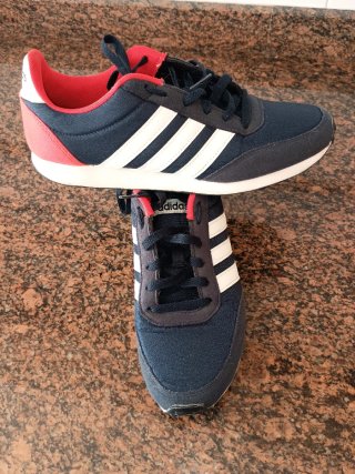 Zapatillas Adidas Vracer 2.0 Azul y Rojo