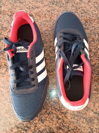 Zapatillas Adidas Vracer 2.0 Azul y Rojo