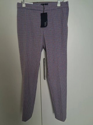 Pantalón pitillo Stradivarius cuadros