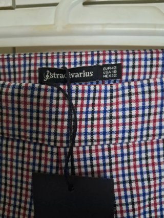 Pantalón pitillo Stradivarius cuadros