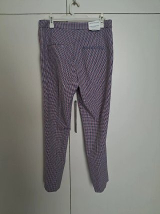 Pantalón pitillo Stradivarius cuadros