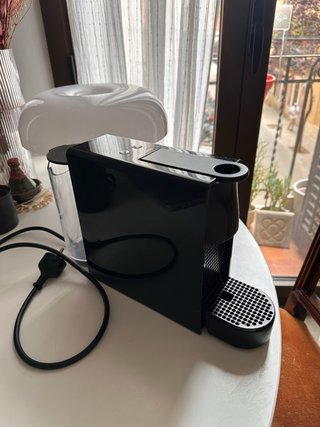 Cafetera Nespresso Negra