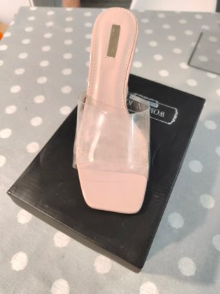 Zapatos de tacón transparentes rosa