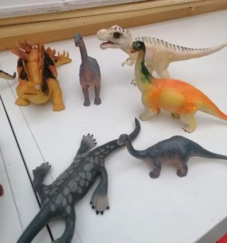 Lote figuras dinosaurios PVC