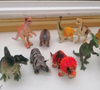 Lote figuras dinosaurios PVC