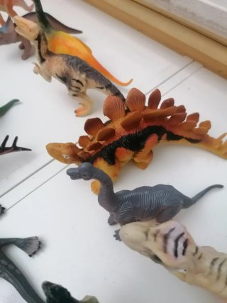Lote figuras dinosaurios PVC