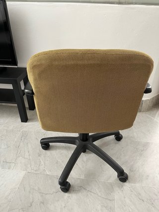Silla de oficina giratoria tela y plástico