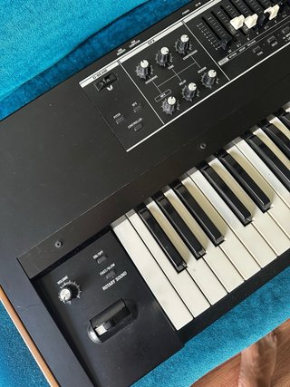 Teclado Roland VR-730 (con funda)