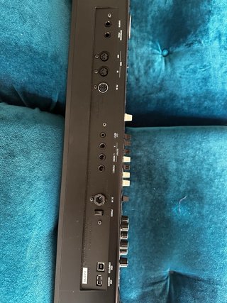 Teclado Roland VR-730 (con funda)