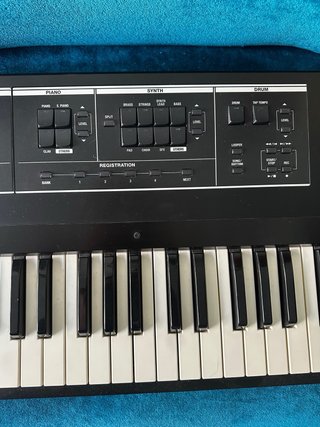 Teclado Roland VR-730 (con funda)