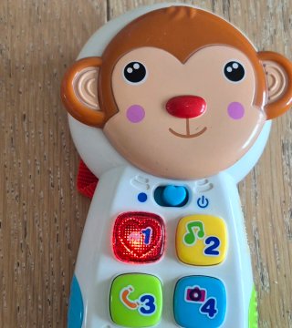 Robot y teléfono musical de bebés,  pilas incluida