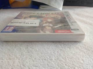 Fire Emblem Echoes: Shadows of Valentia precintado