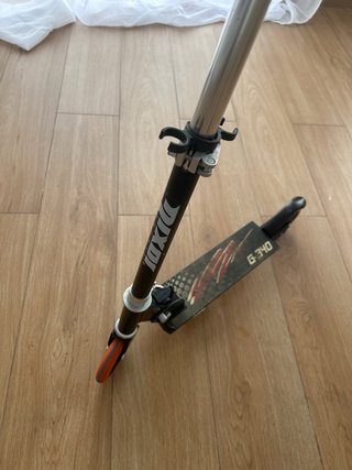 Patinete G340 con ruedas naranjas