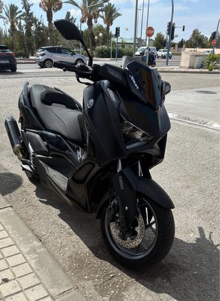 Yamaha XMAX Tech MAX 125 Negra 2024