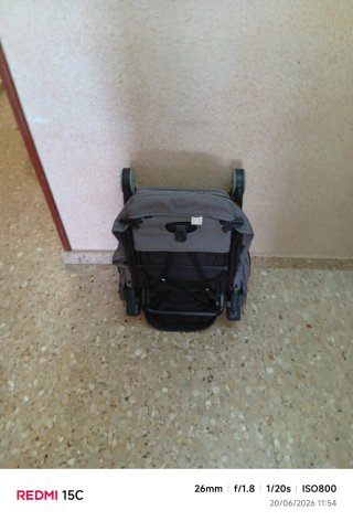 Carro de bebé plegable gris
