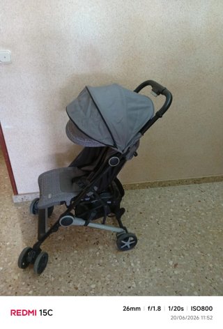 Carro de bebé plegable gris