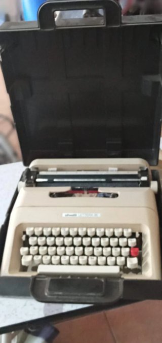 Máquina de escribir Olivetti Lettera 35
